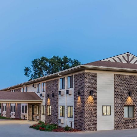 Hotel Super 8 By Wyndham Madison Esterno foto