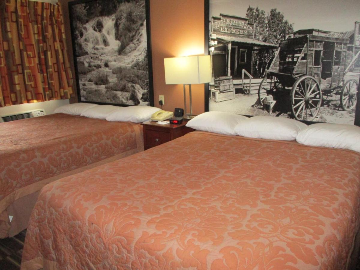 Hotel Super 8 By Wyndham Madison Esterno foto