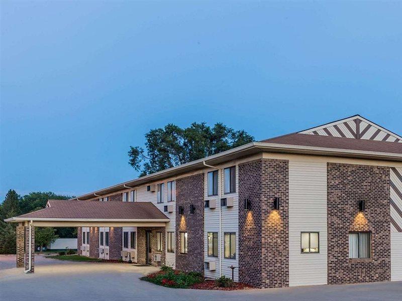 Hotel Super 8 By Wyndham Madison Esterno foto