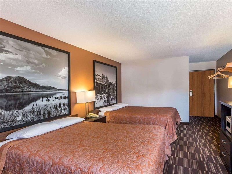Hotel Super 8 By Wyndham Madison Esterno foto