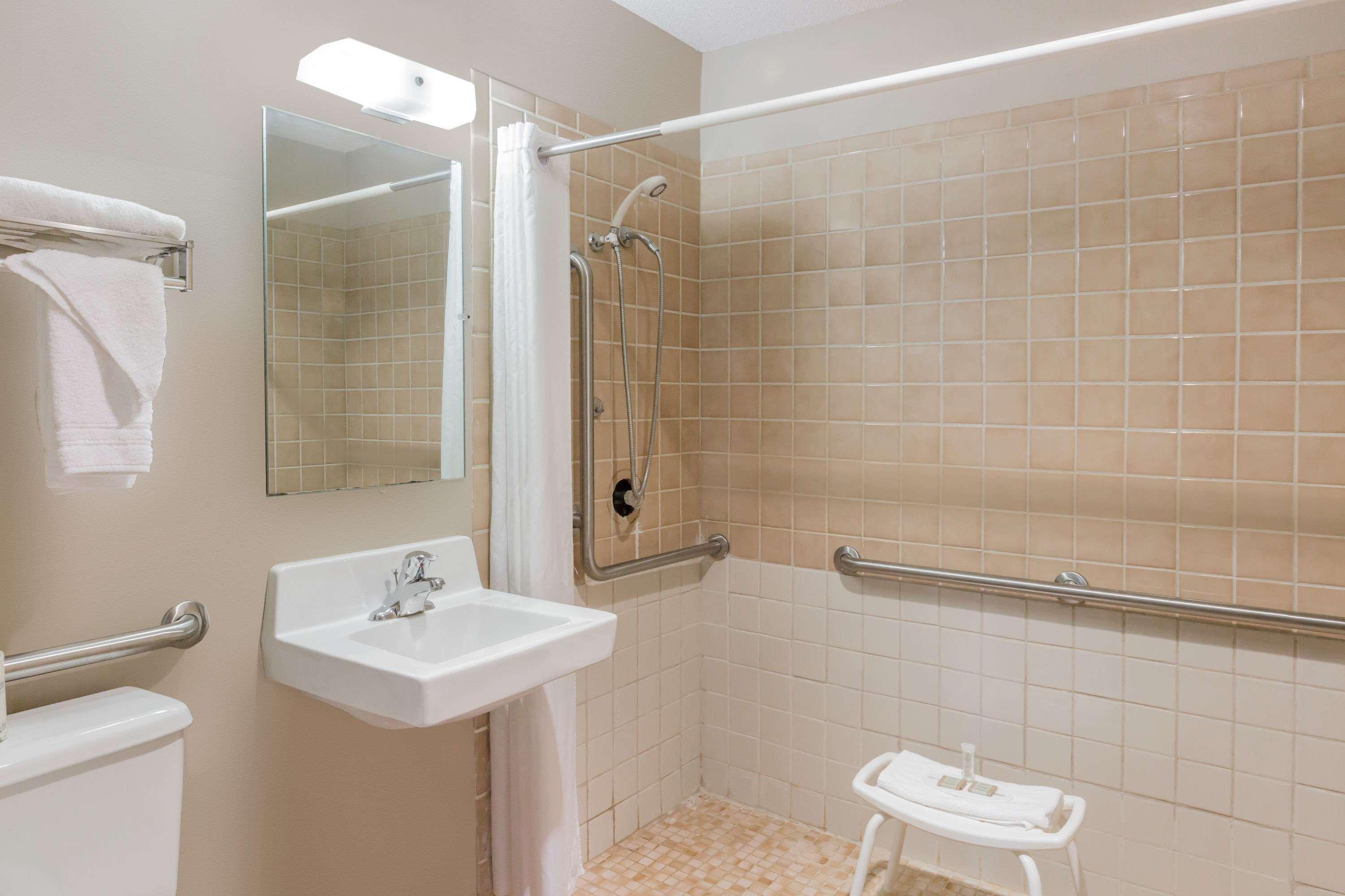 Hotel Super 8 By Wyndham Madison Esterno foto