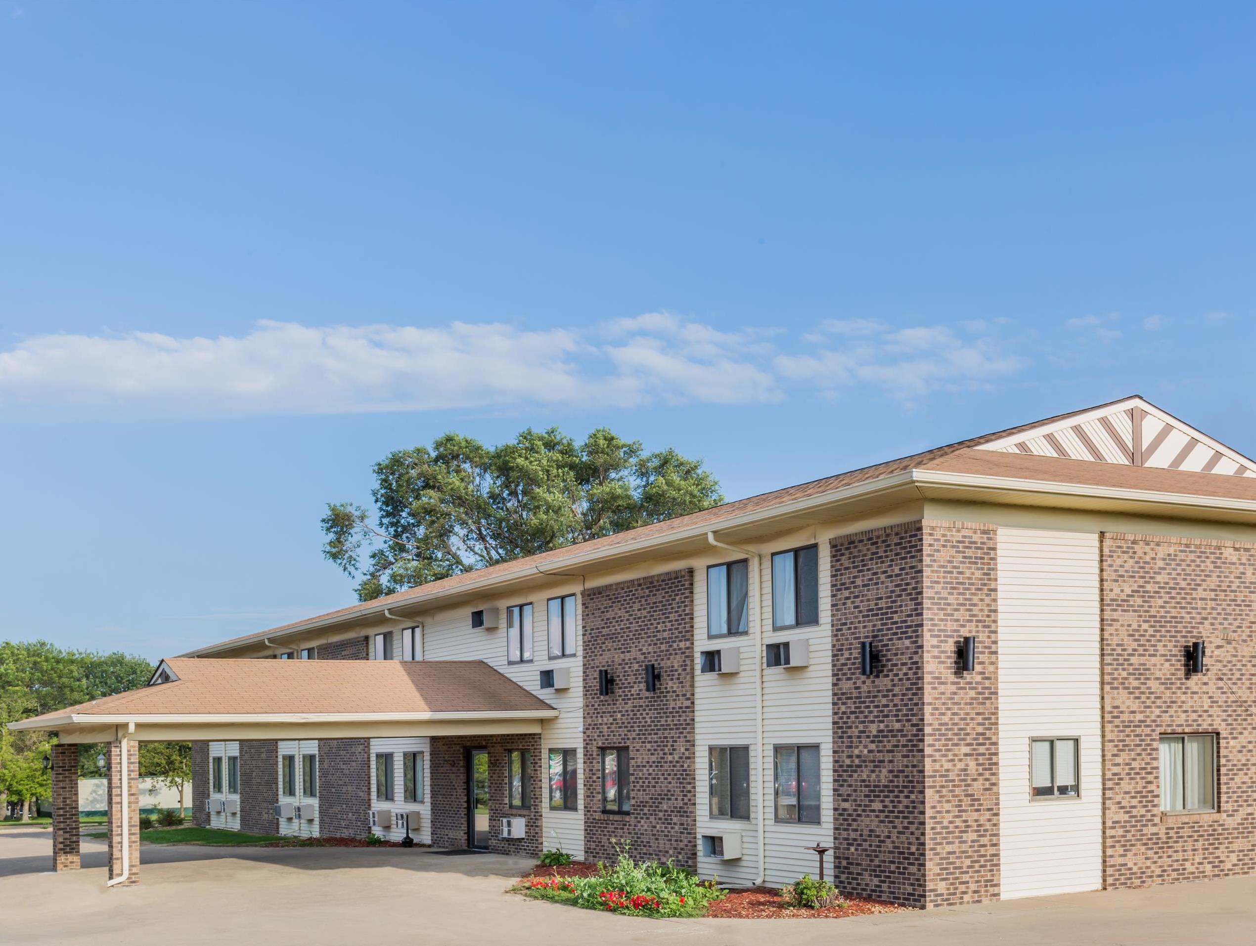 Hotel Super 8 By Wyndham Madison Esterno foto