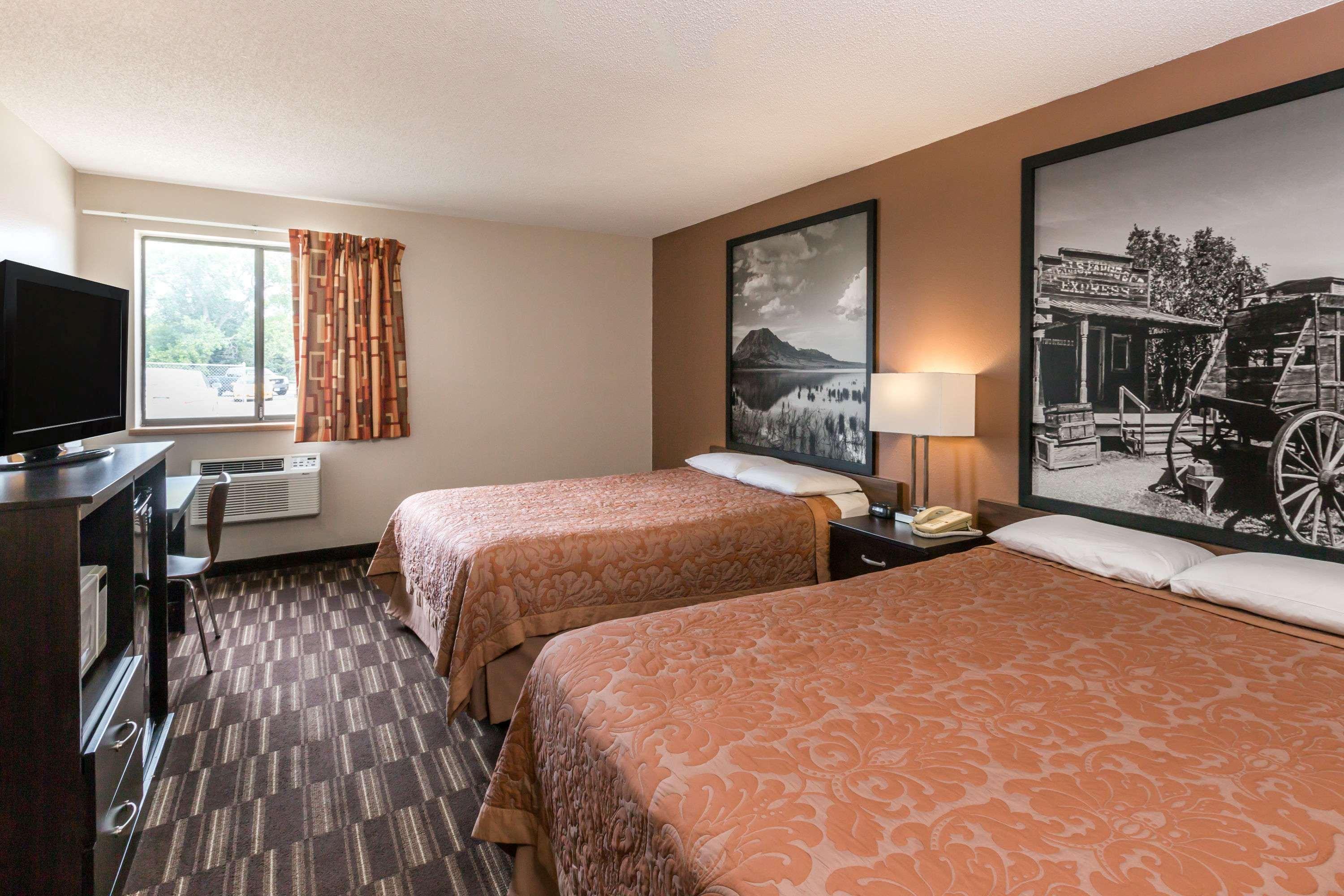 Hotel Super 8 By Wyndham Madison Esterno foto